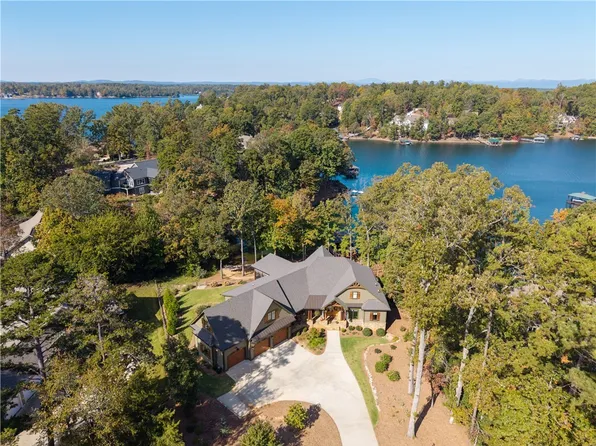 144 E Waterford Dr, Seneca, SC 29672