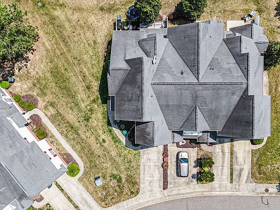 3rd image of 501 Rustads Cir