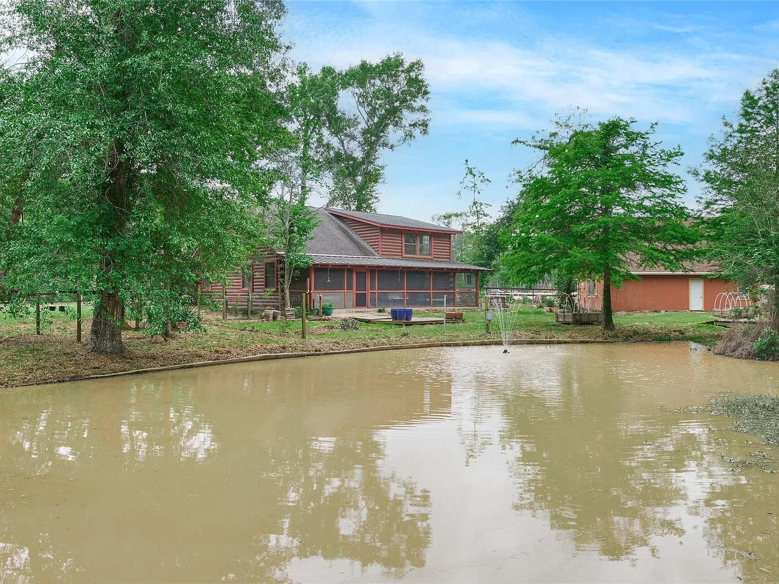 3 bed, 2.0 bath, 2240 sqft, $3,500 — Photo 2