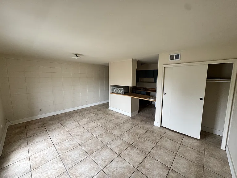 1215 Truxton St #201 — Photo 3