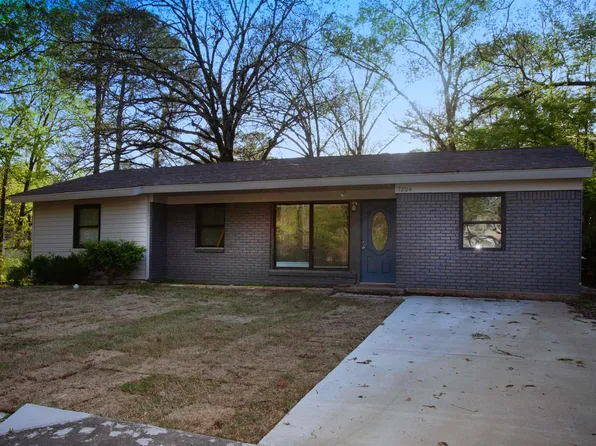 7204 W Wakefield Dr, Little Rock, AR 72209