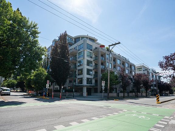 3rd image of 1888 York Ave #503
