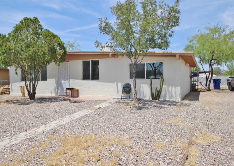 1st image of 724 W Calle Colado