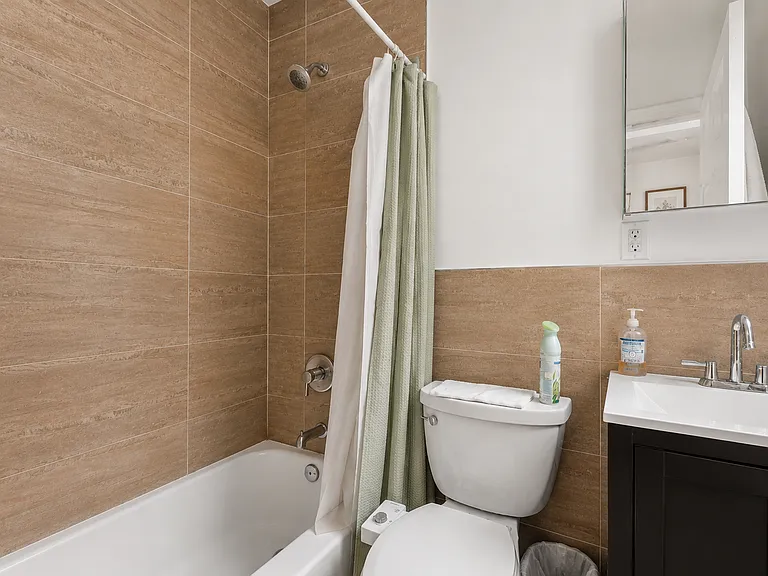 851 Hart St #2 — Photo 9