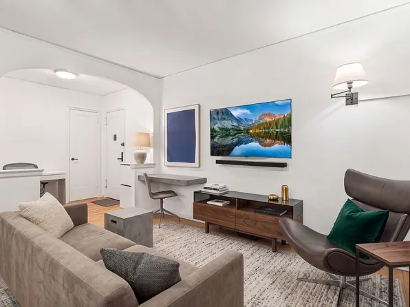 75 Bank St #1B, New York, NY 10014