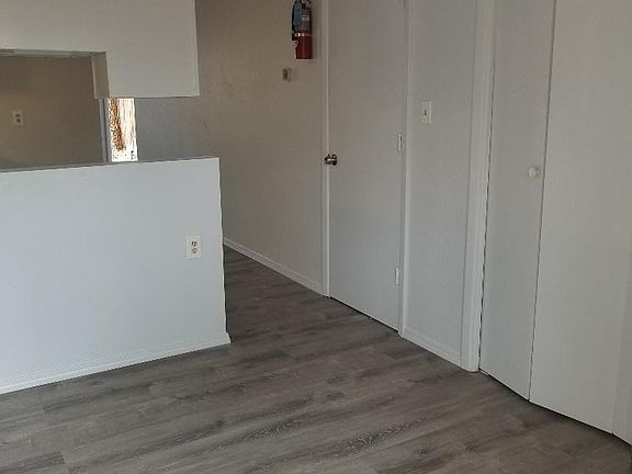 5th image of 303 Vassar Dr SE