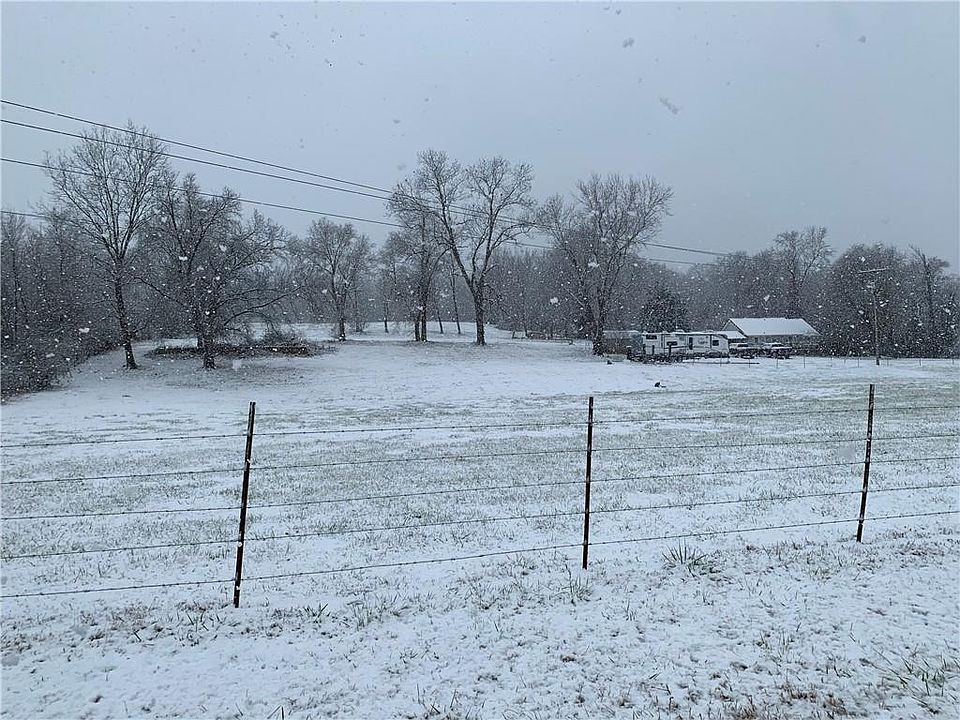 2nd image of 10764 Limekiln Rd