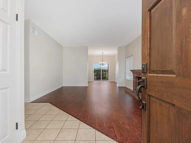 1816 Willowspring Dr — Photo 3