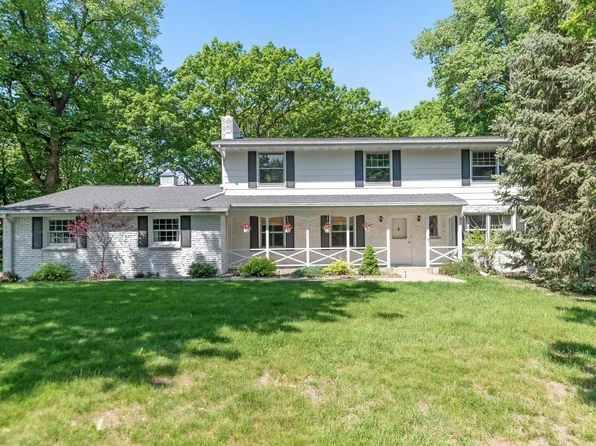 8225 Niagara Ln N, Maple Grove, MN 55311