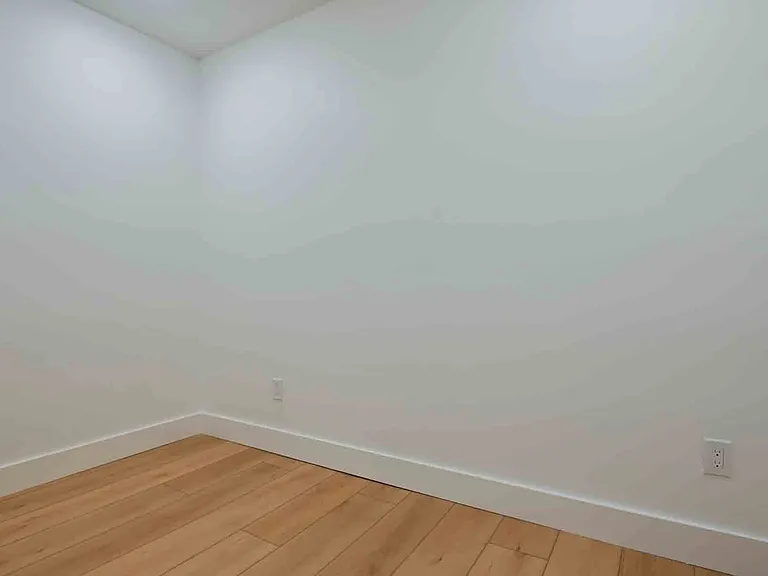 2641 4th St NE #1 — Photo 18