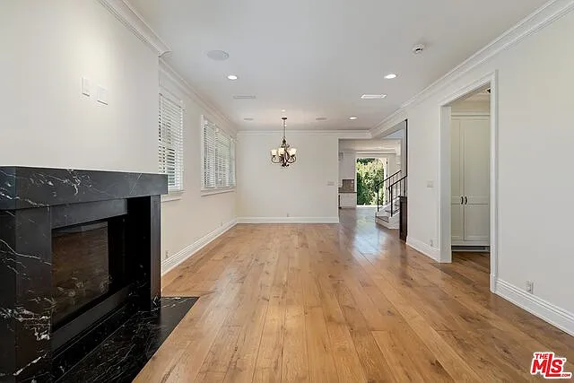 4 bed, 4.5 bath, 2800 sqft, $13,500 — Photo 4