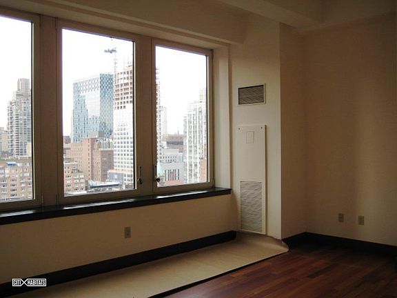 3rd image of 305 E 63rd St APT 14B