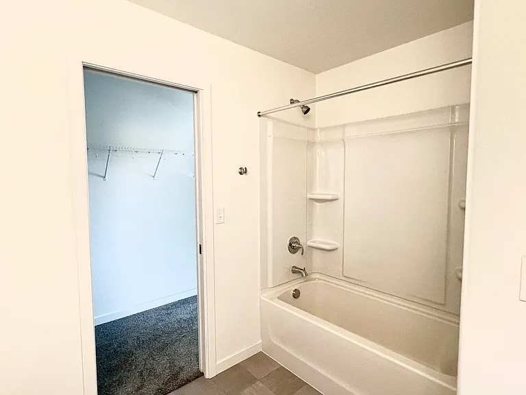 6886 Joseph St — Photo 11