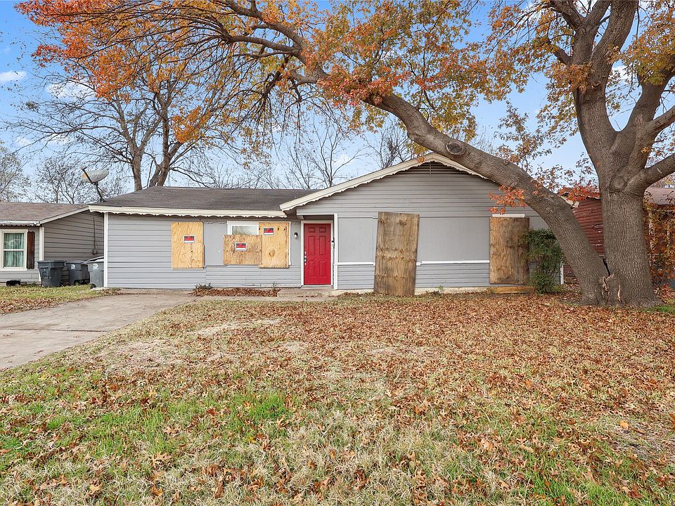 1st image of 725 Emberwood Dr