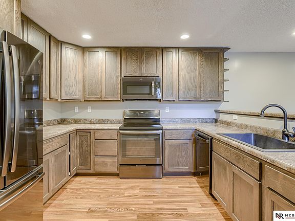 2nd image of 6201 Oakridge Dr