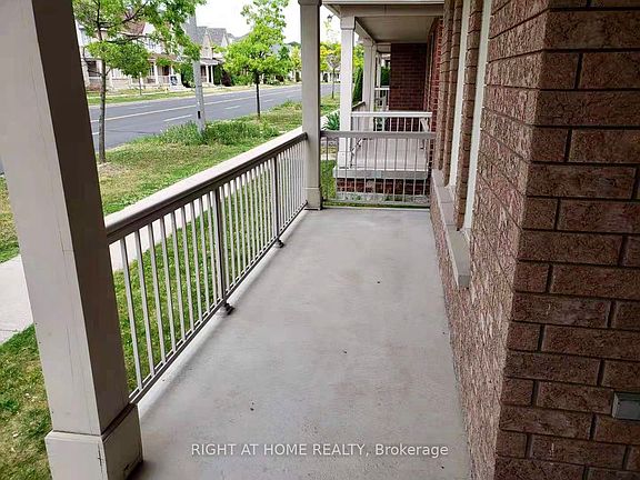 4th image of 753 Bur Oak Ave