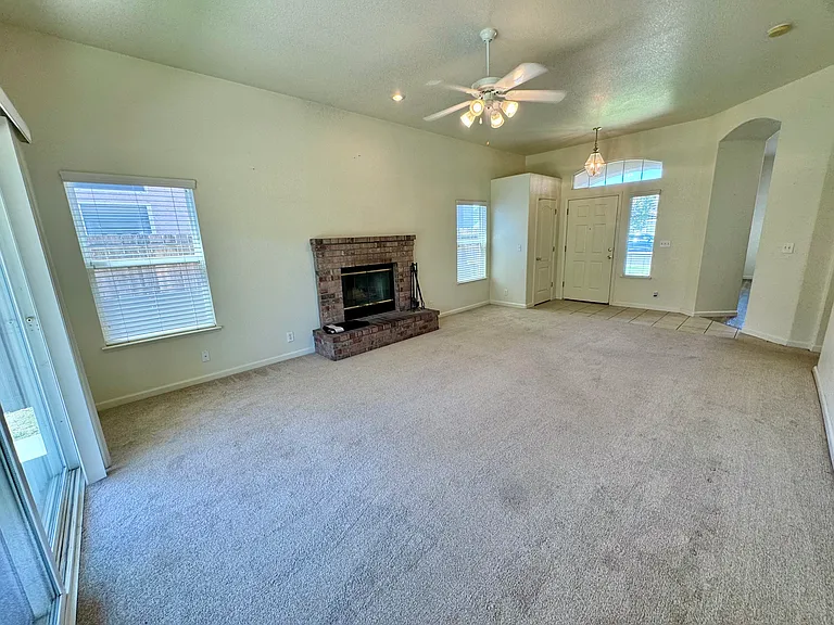 1398 Madelena Ln — Photo 8