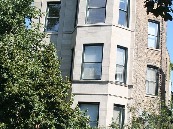 5th image of 3043 N Kenmore Ave #2