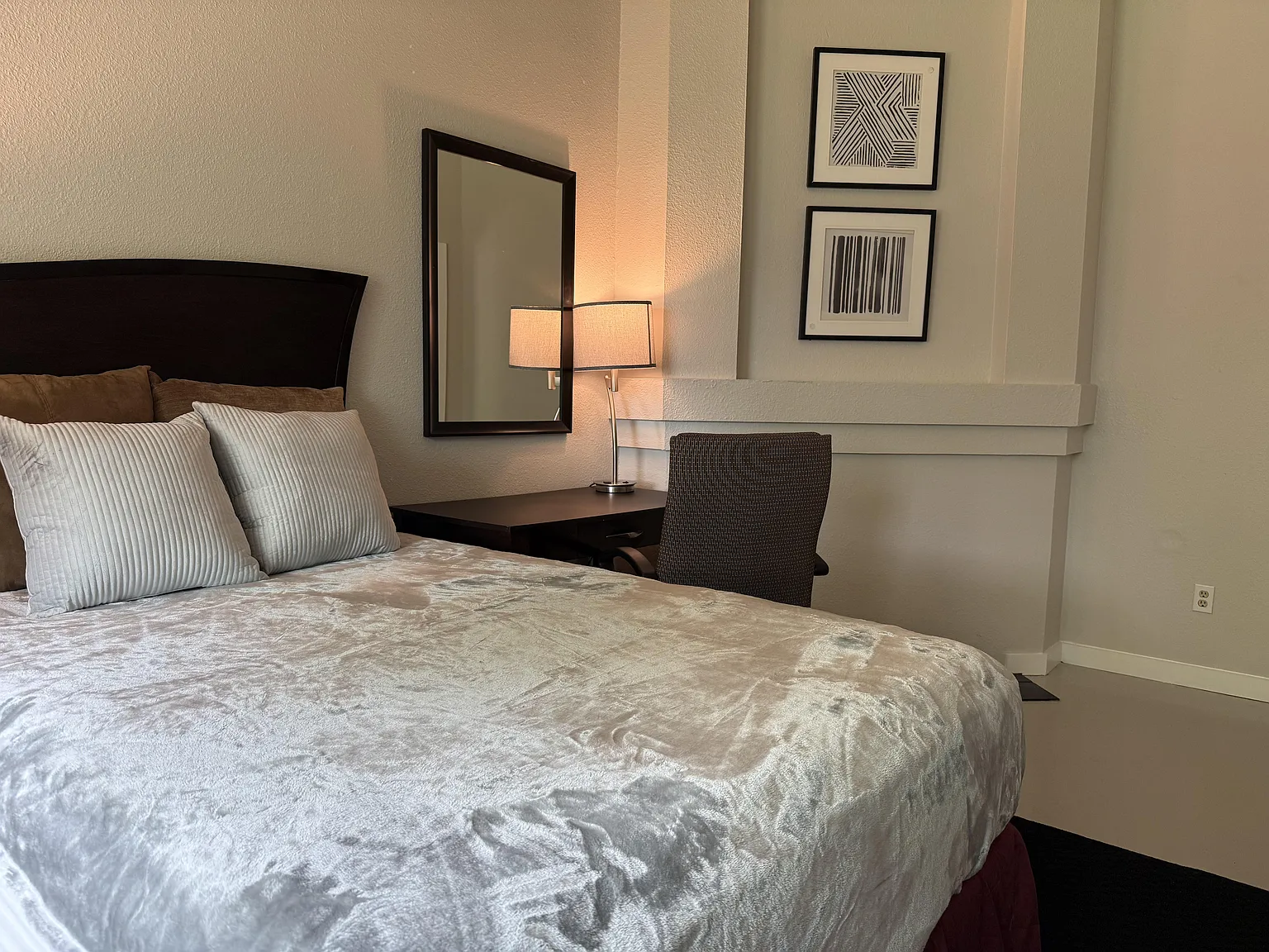 4 bed, 2.5 bath, 2238 sqft, $905 — Photo 1