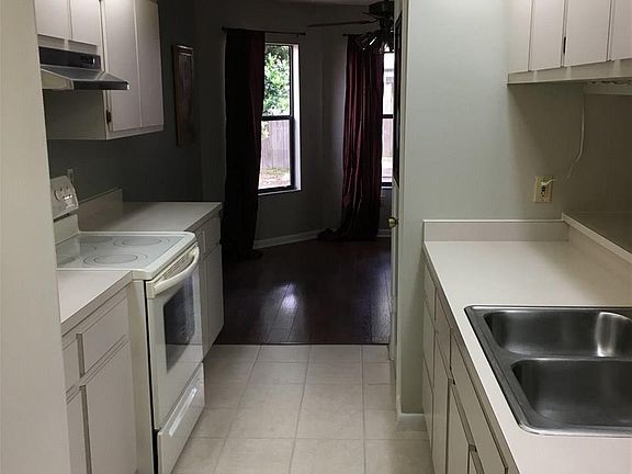 5th image of 5912 NW 43rd Pl