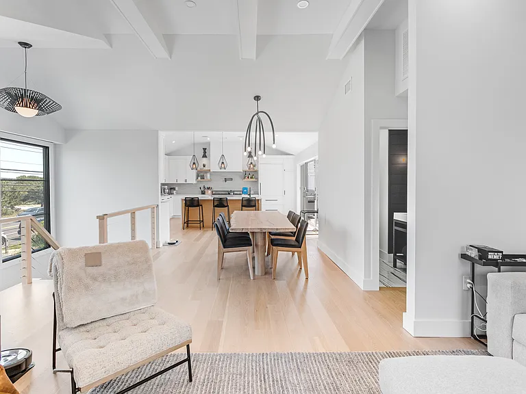 1854 Montauk Hwy — Photo 6
