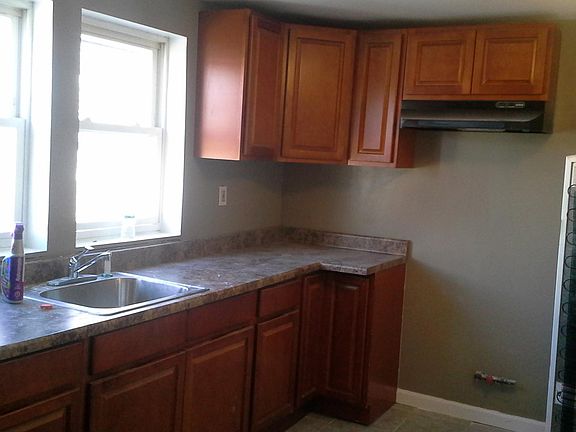 4th image of 55 Voorhees St #1