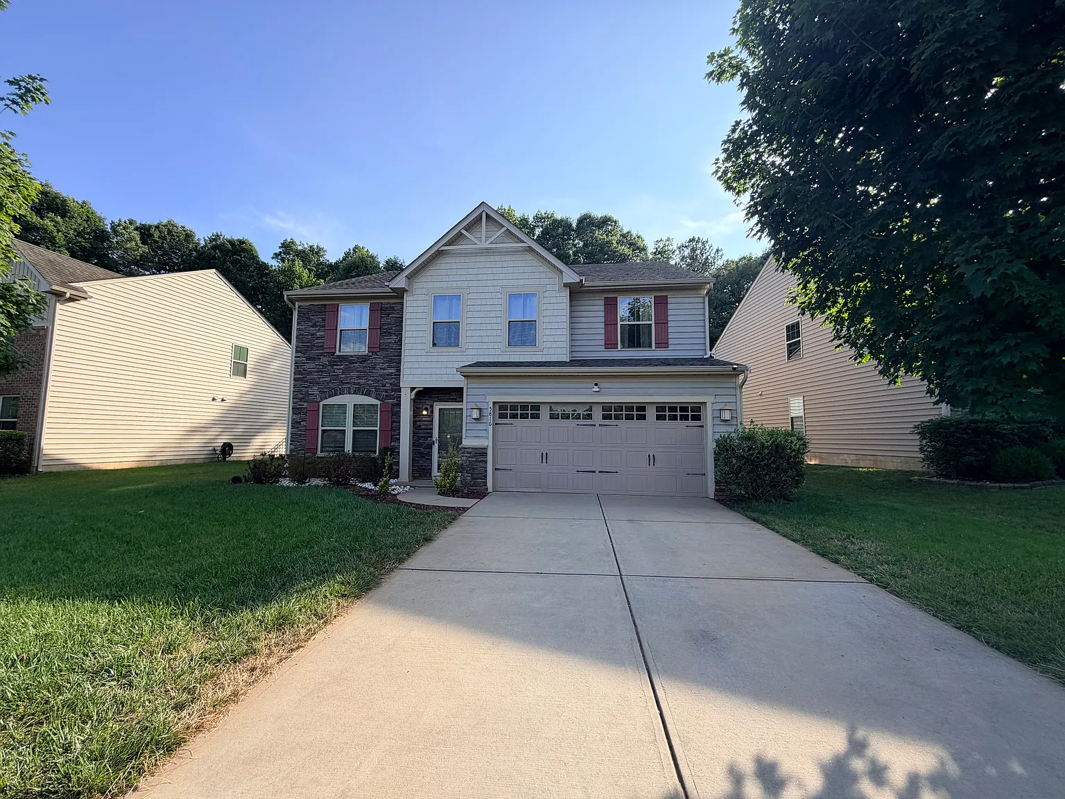 4 bed, 3.5 bath, 3250 sqft, $2,850 — Photo 2