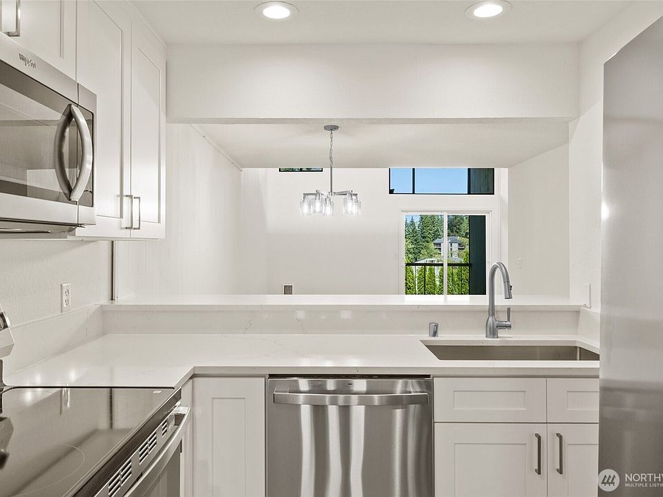 1st image of 6582 137th Avenue NE #415