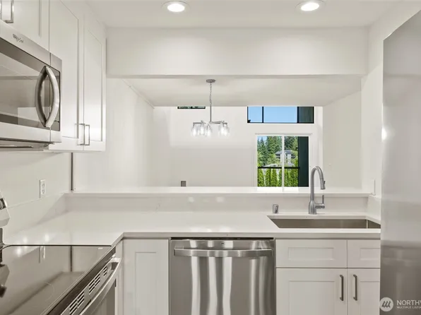 6582 137th Avenue NE #415, Redmond, WA 98052