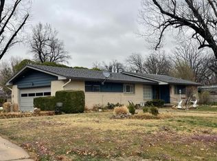724 Red Oak Dr, Ponca City, OK 74604
