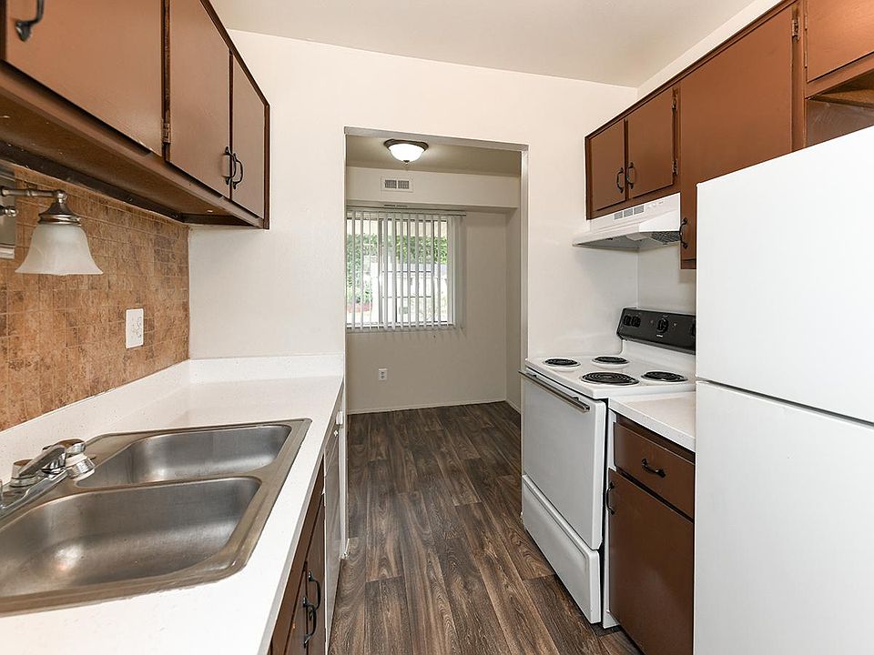 Cherokee Hills 2750 Cherokee Dr Waterford MI Zillow