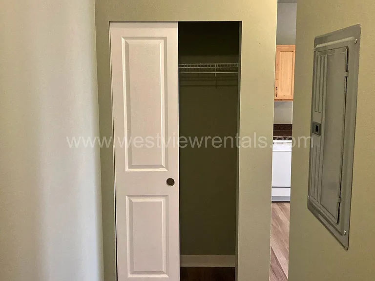 200 E Maple St — Photo 453
