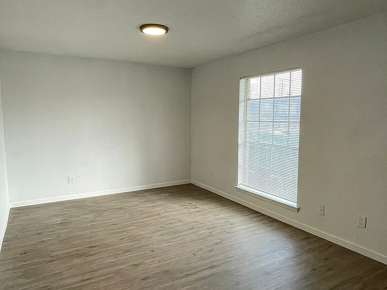 Fortune Square Apartments — Photo 13