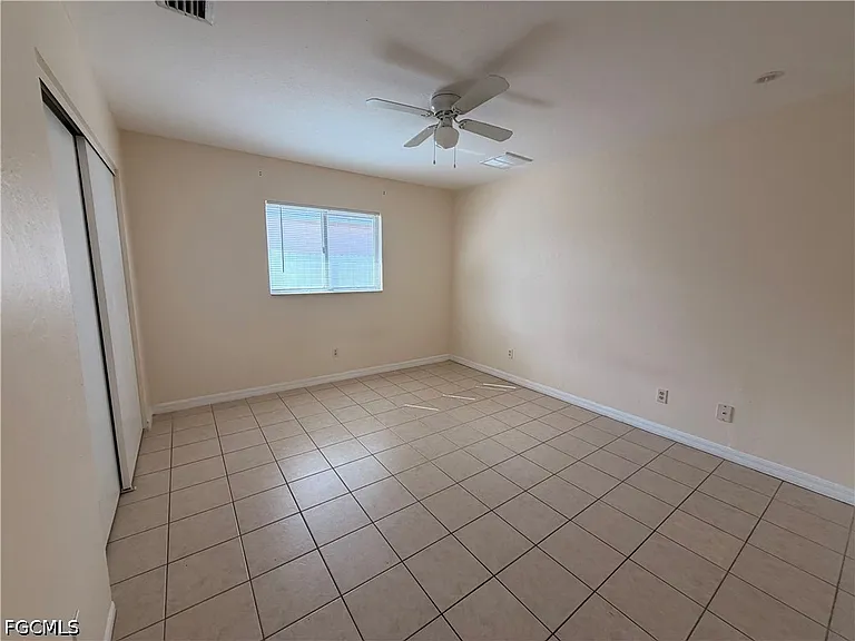 1212 SE 2nd Pl — Photo 8