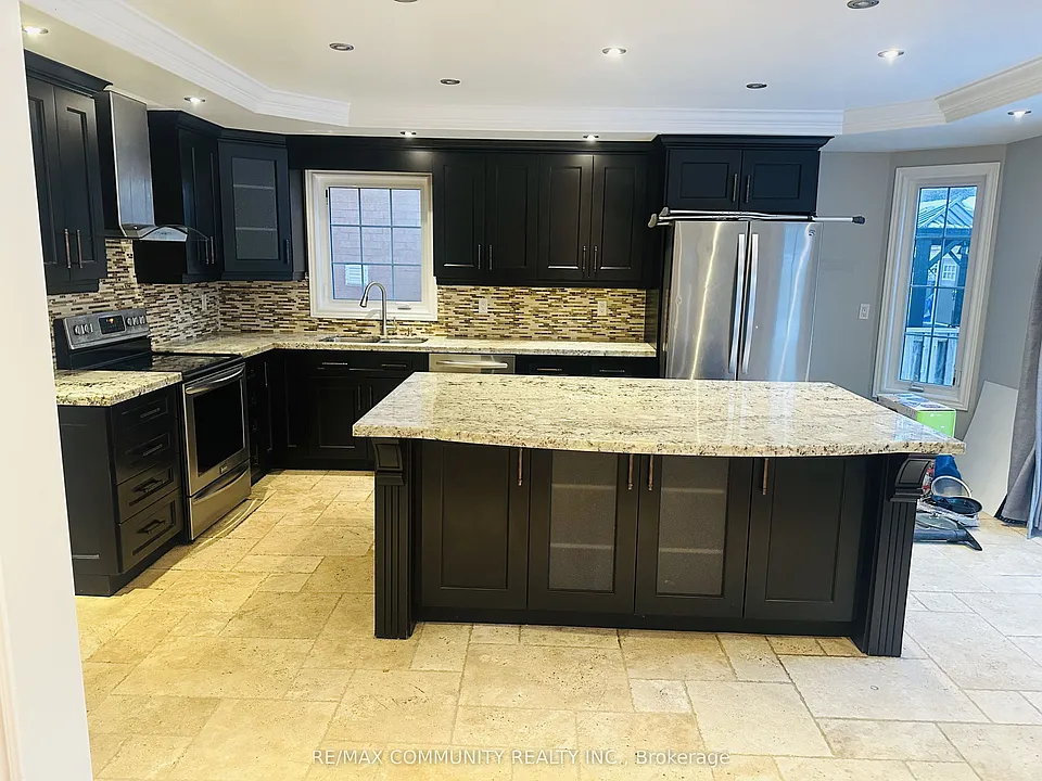 53 Hood Cres