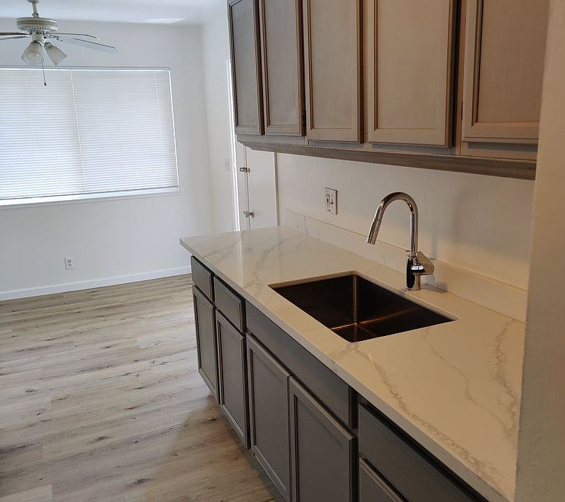 1st image of 1179 Mesa Dr Unit 4