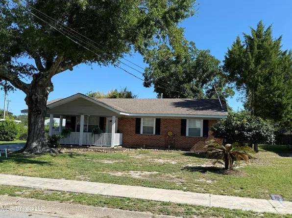 2330 Curcor Dr, Gulfport, MS 39507