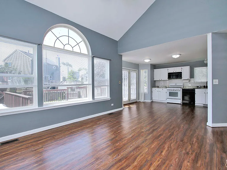 9 W Dahlia Ln — Photo 3