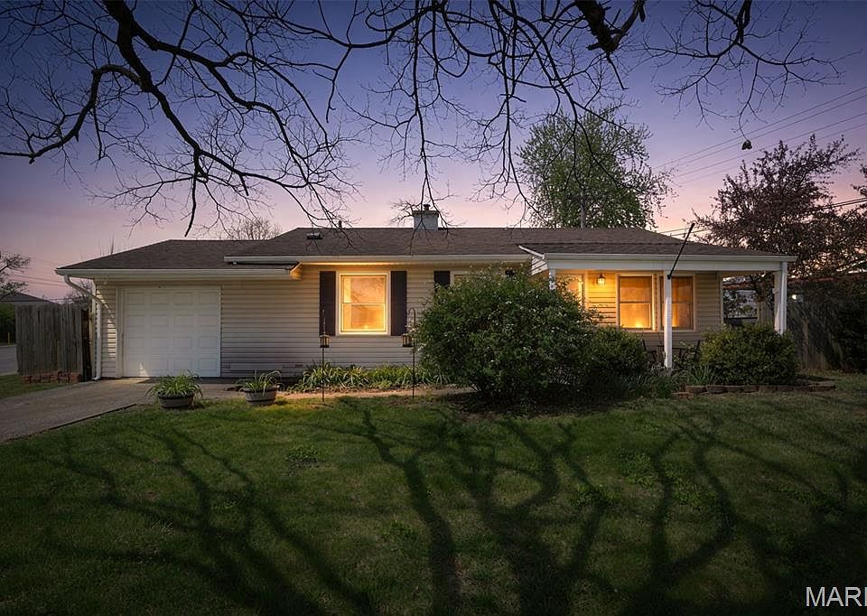 1st image of 24 Belmont Dr