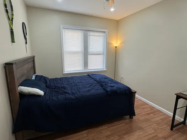 523 Grand Avenue image 7 of 17