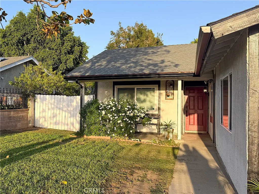 3 bed, 1304 sqft, $4,000 — Photo 2