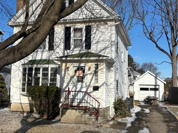 313 Roosevelt Ave, Endicott, NY 13760