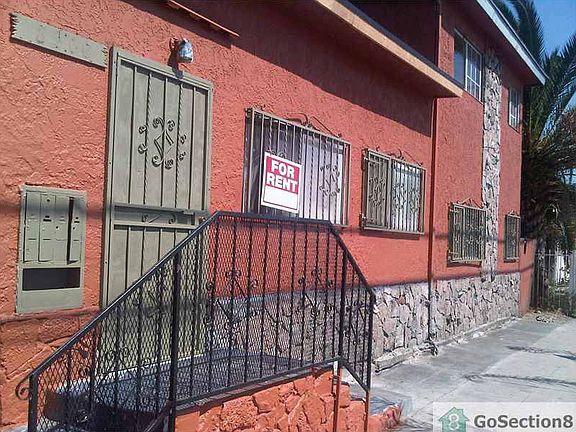3rd image of 740 W 82nd St APT 4
