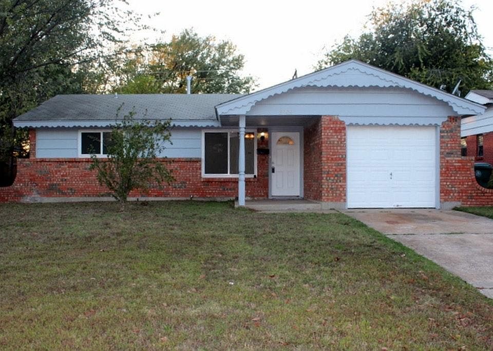 (1) 3909 Parkwood Ln - Front