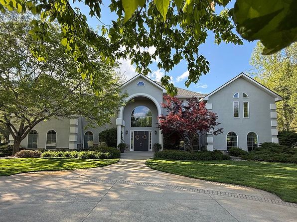 2481 Oak Tree Cir