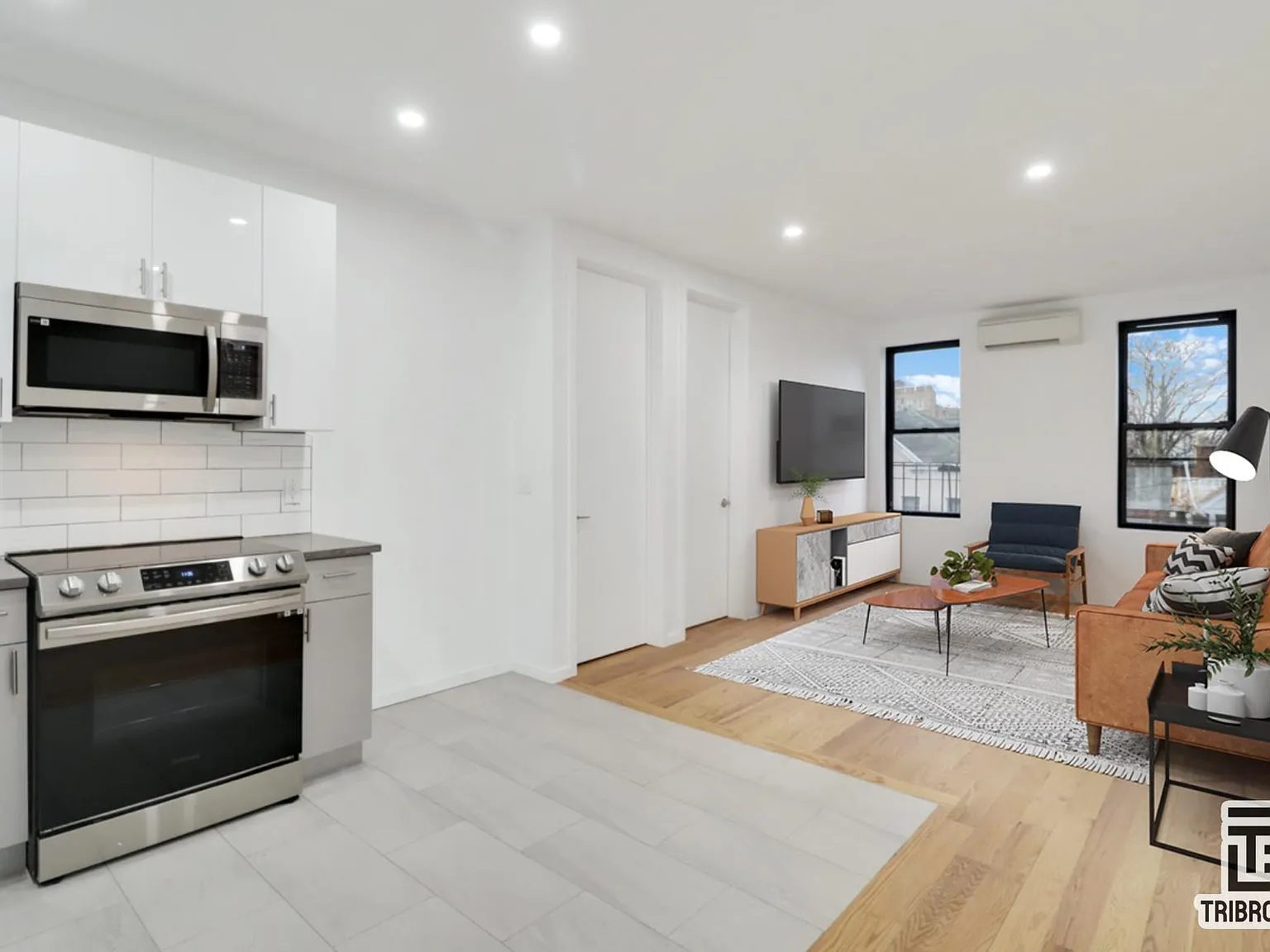 1721 East 8th Street — Photo 2