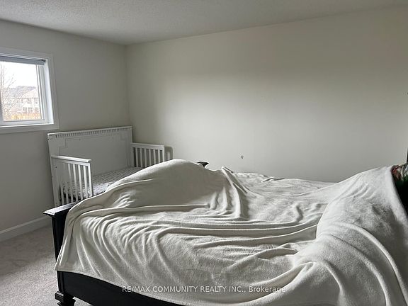 5th image of 338 Buckthorn Dr