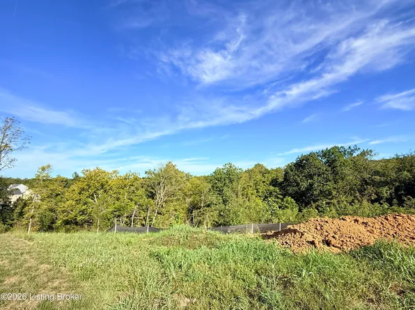 6411 Meadow Creek Ct, Louisville, KY 40229
