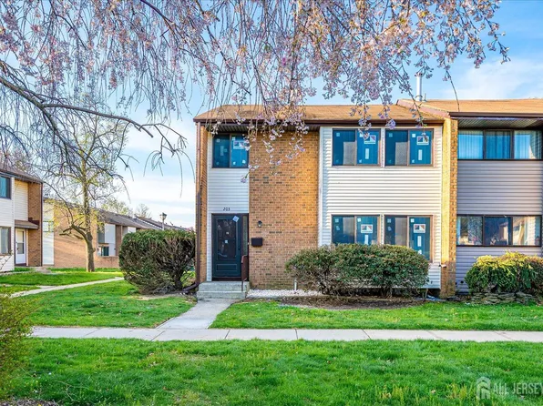 203 Canterbury Ct, East Windsor, NJ 08520