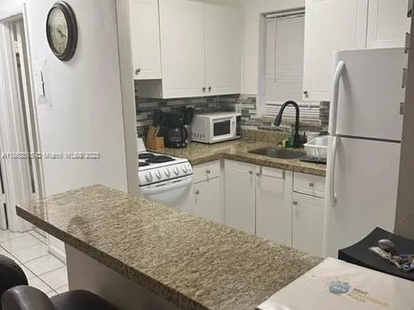 251 172nd St APT 121, Sunny Isles Beach, FL 33160